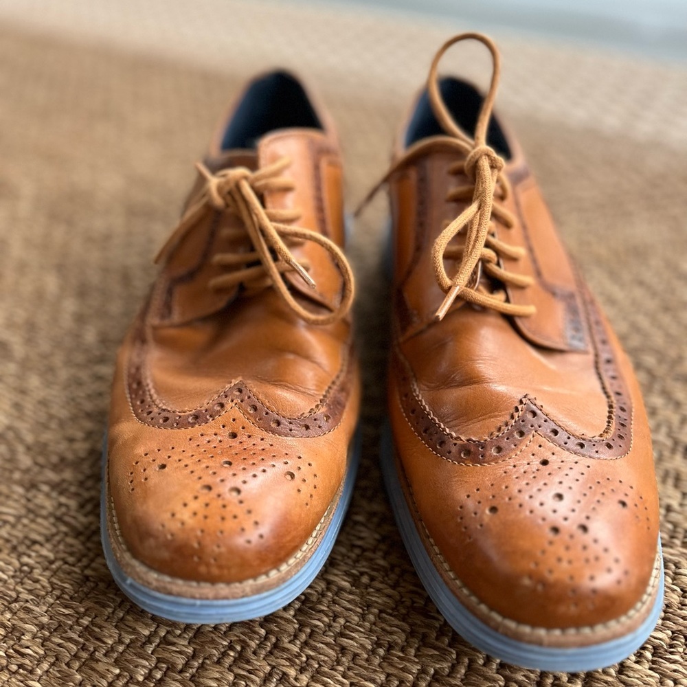 Cole Haan men’s size 11 tie up brown lightweight shoes.  Gray/blue sole.